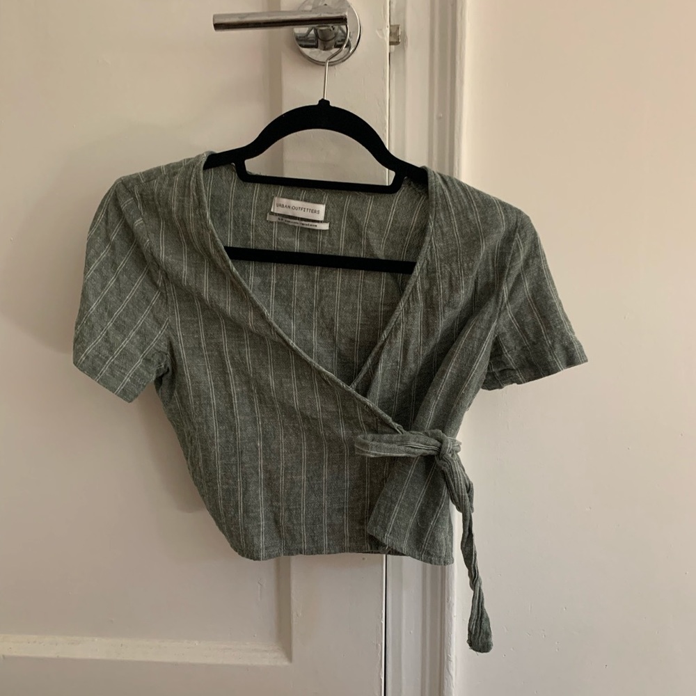 Cute tie top
